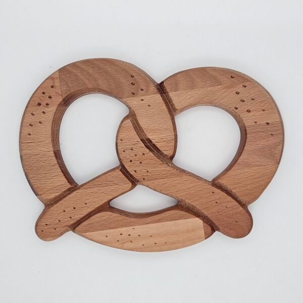 Bretzel en bois - Taille standard – Image 5